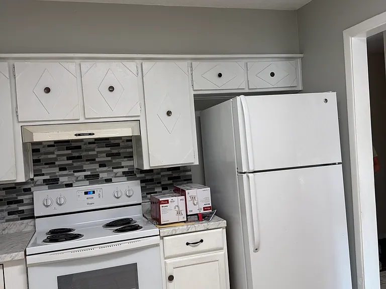 3409 Thurman St #B — Photo 4