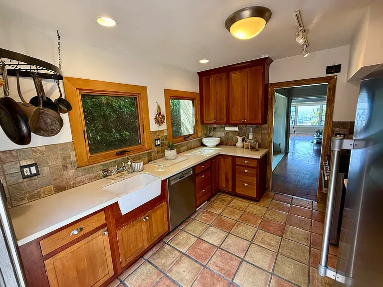 2140 Mayview Dr — Photo 5