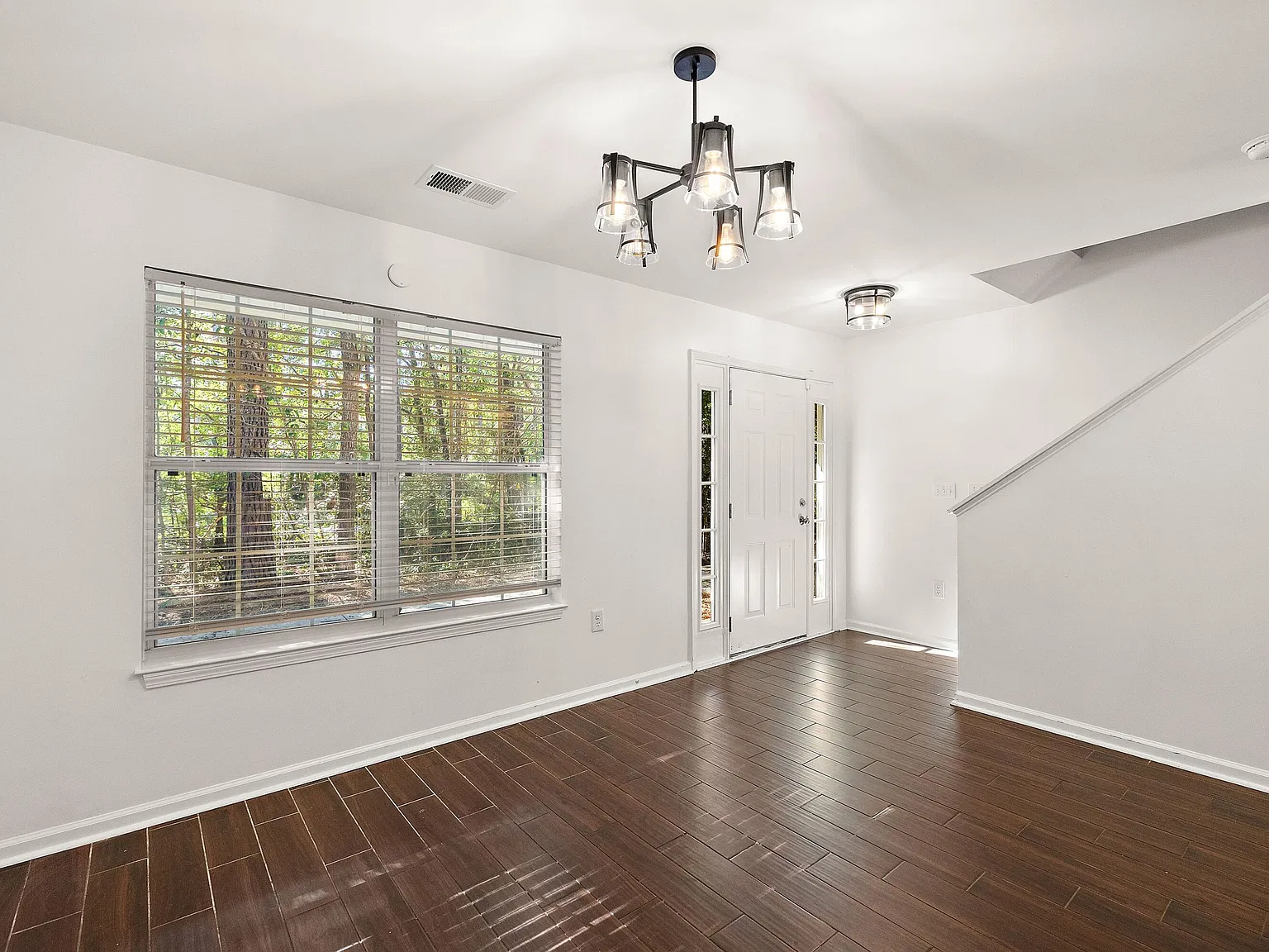 2 bed, 2.0 bath, 1332 sqft, $2,095 — Photo 4