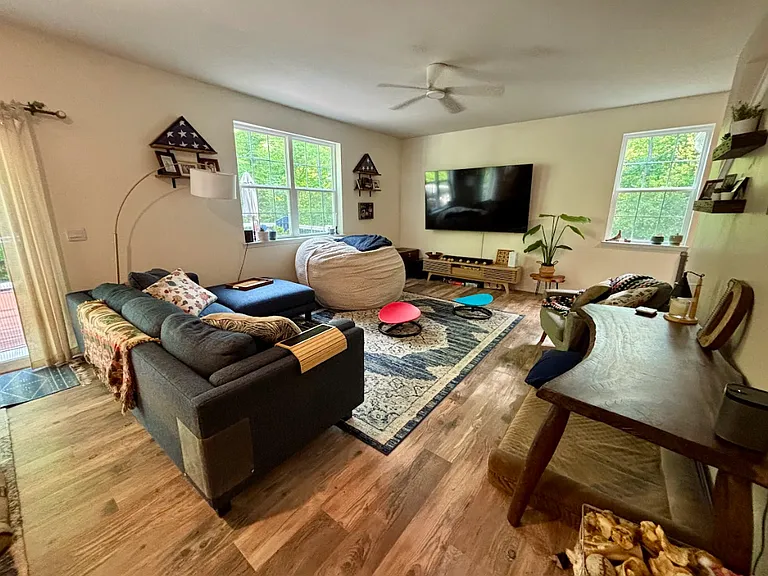 81 Pinewood Rd — Photo 4