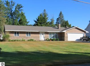 1146 Bay Dr, Tawas City, MI 48763
