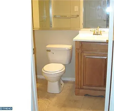 1801 Hawthorne Ct #1801 — Photo 9