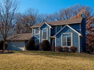 864 Moonlight Dr, Woodbury, MN 55125