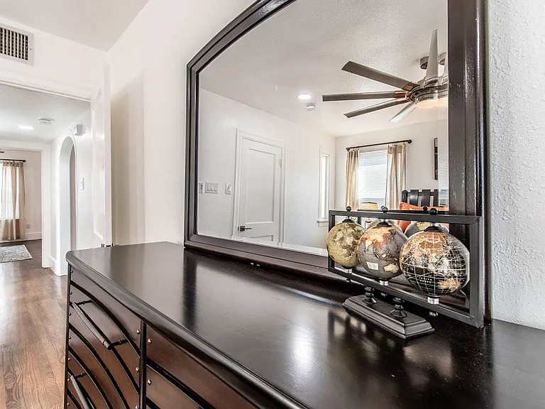 1117 Ocean Dr E #B — Photo 11