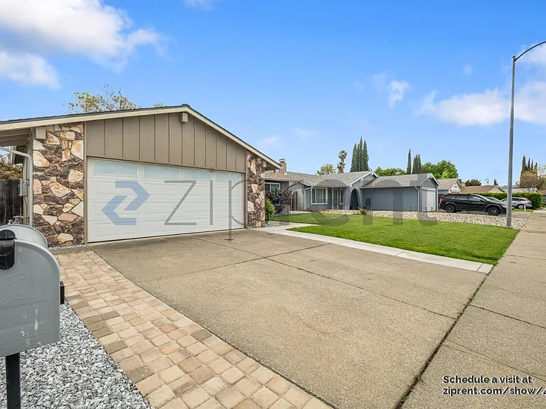 208 Richard Pl — Photo 3