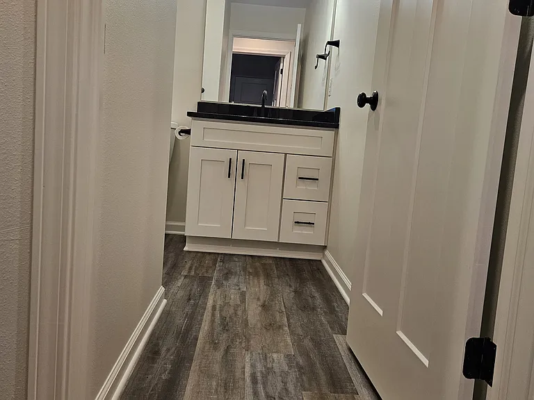 220 S 7th St #3 — Photo 10