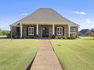 4721 Pleasant Breeze Dr, Olive Branch, MS 38654