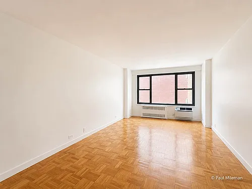 145 4th Ave #5C Photo 1