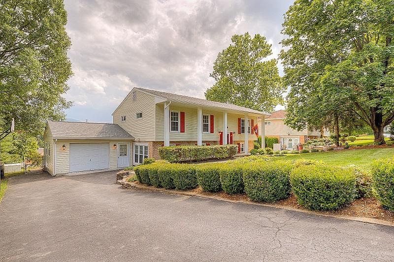 1st image of 3852 Kentland Dr