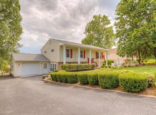 3852 Kentland Dr, Roanoke, VA 24018