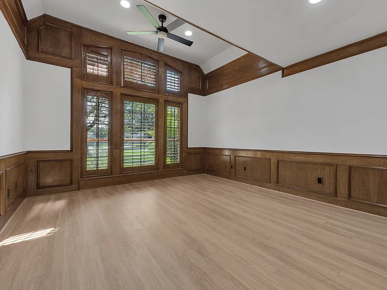 543 Indian Creek Dr — Photo 15
