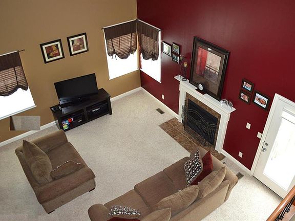 3rd image of 427 Yale Cir