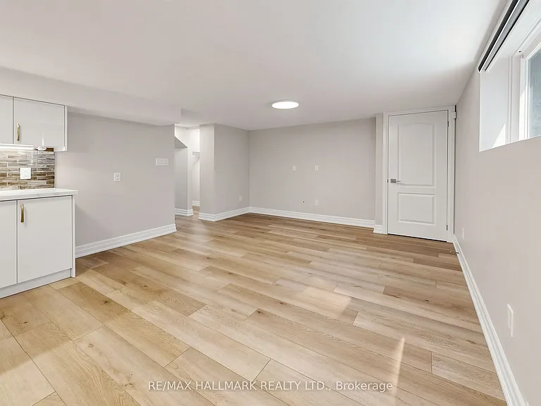 87 Fallingbrook Rd — Photo 29