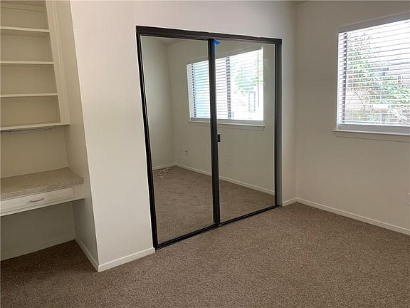 5th image of 908 Poplar St #204A