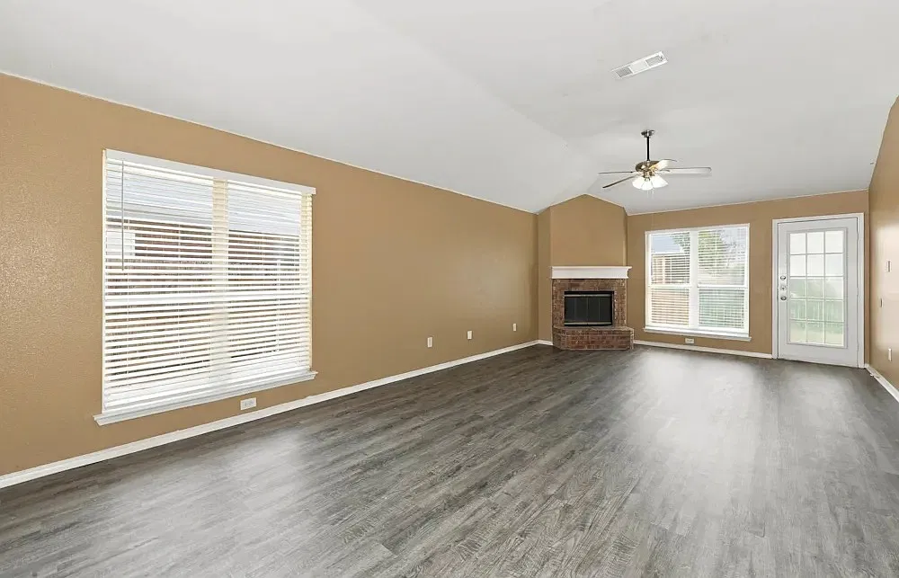 3 bed, 1597 sqft, $2,700 — Photo 3
