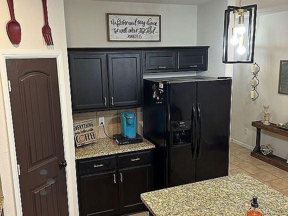 Walk-in pantry & Coffee bar