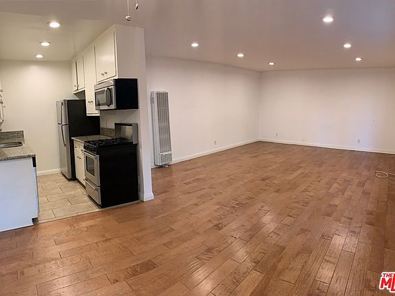2nd image of 1012 Hill St #3