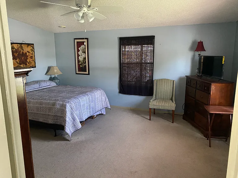 1411 W Schwartz Blvd — Photo 20