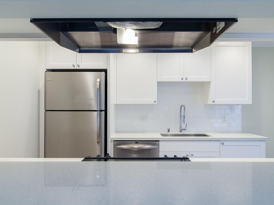 1st image of 1440 23rd St APT 223