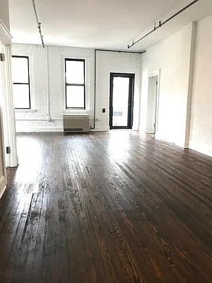 Rented by Kew Forest Realty Inc | media 22