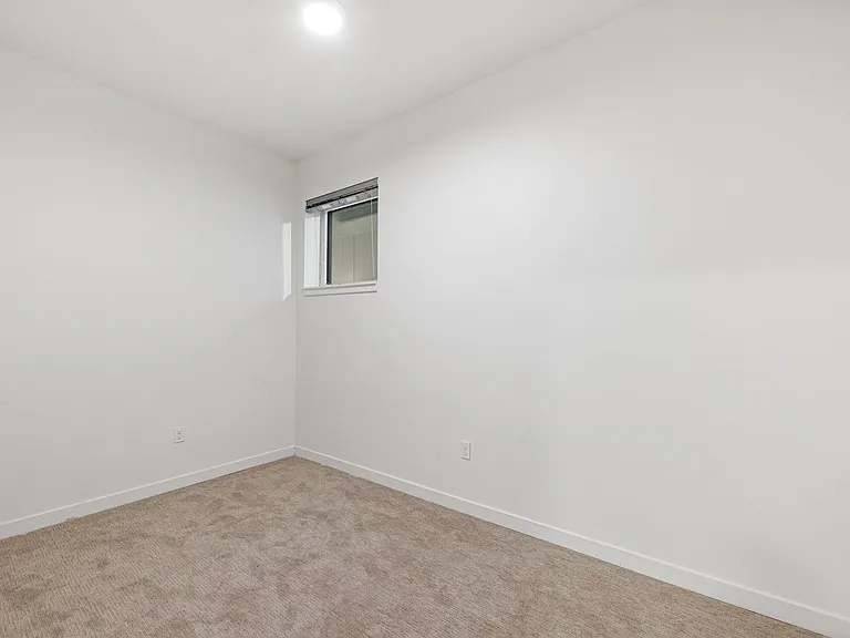 Welcome to Dexter Hayes! Modern convenience with exceptional views! — Photo 57