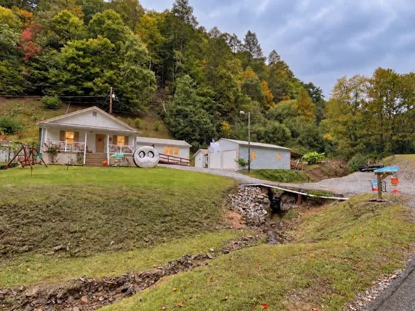 1105 Jess Fork Rd, Grundy, VA 24614