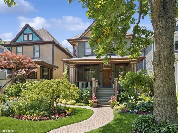 227 S Euclid Ave, Oak Park, IL 60302