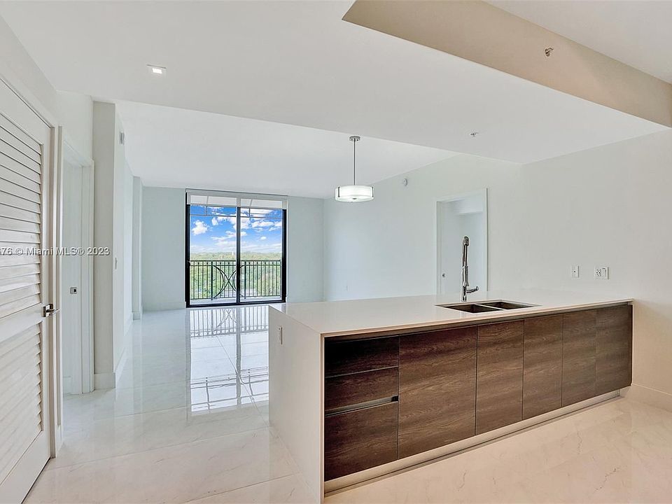 1st image of 301 Altara Ave APT 821