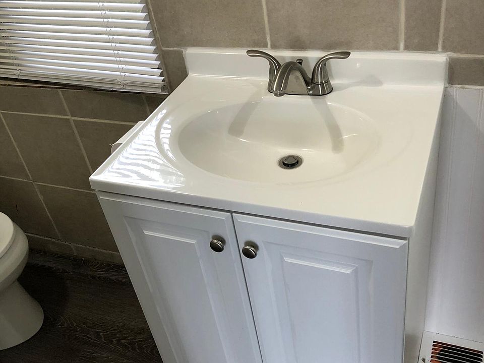 10 Ells St Ansonia, CT Zillow Apartments for Rent in Ansonia