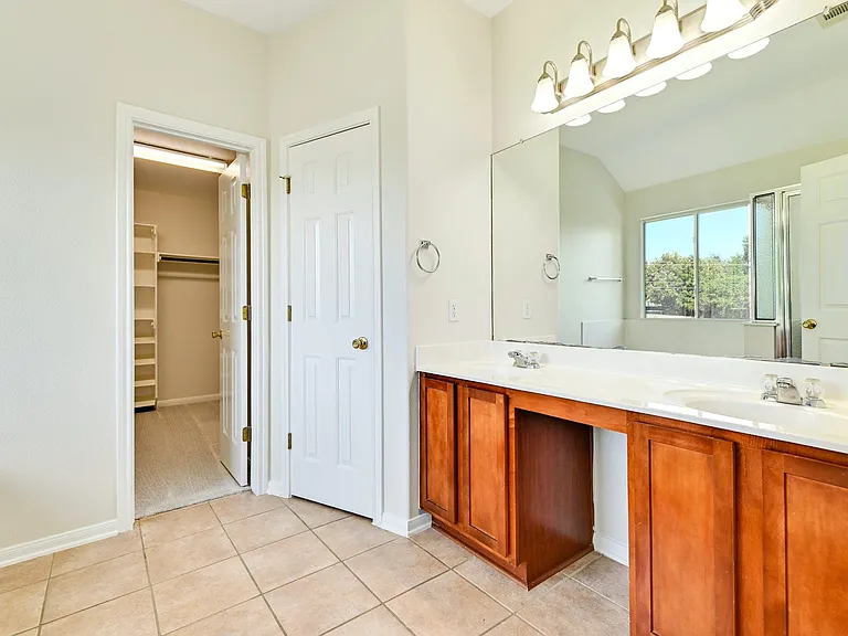 20308 Farm Pond Ln — Photo 26