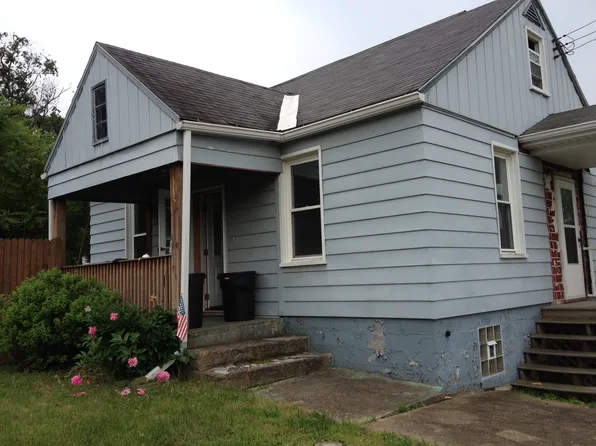 792 Hilltop Ave, Baden, PA 15005