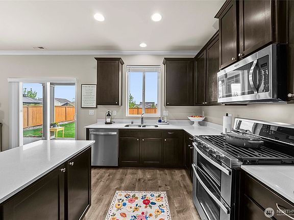 4th image of 340 Grennan Lane N