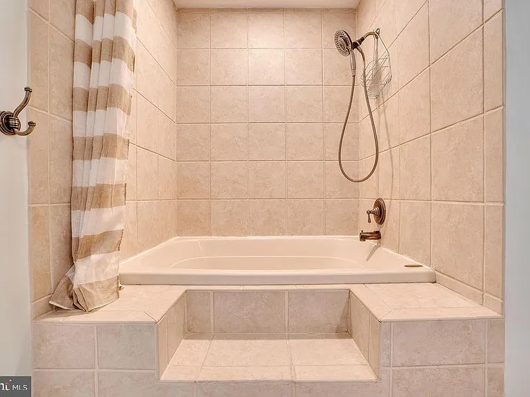 111 Park Pl — Photo 26