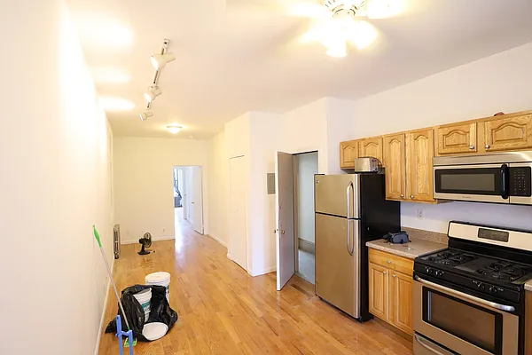 Rented by TheRealEstateCompany.com LLC | media 17