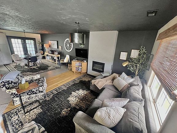 5th image of 152 Chase Ln