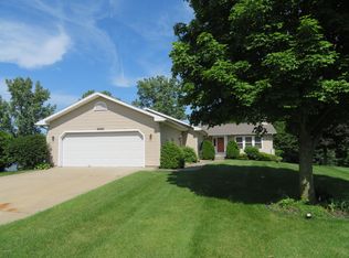 25117 Island View Ln, Sturgis, MI 49091
