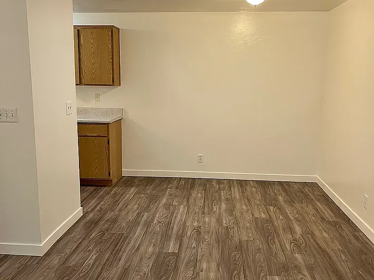 4557 N Robert Rd #B — Photo 3