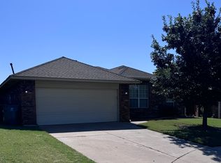 16404 Village Common Dr, Edmond, OK 73013