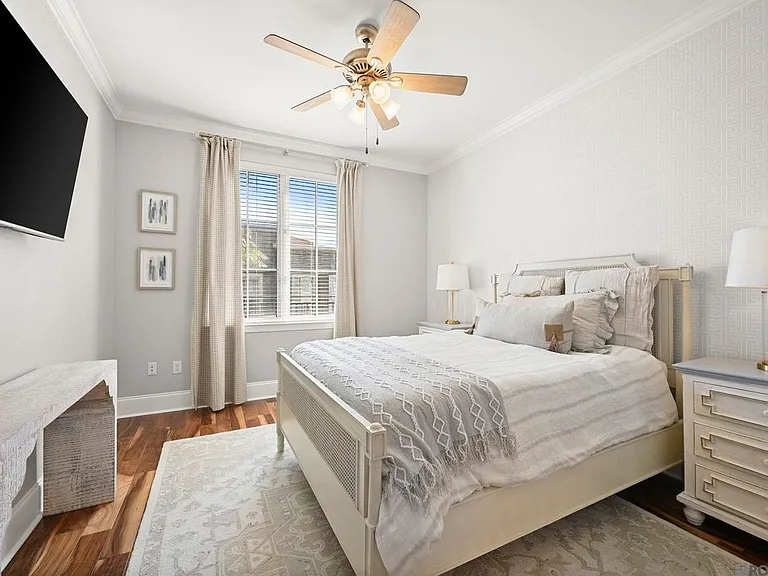 7707 Bluebonnet Blvd #314 — Photo 9