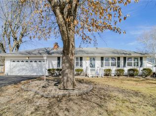 116 SW 20th St S, Oak Grove, MO 64075