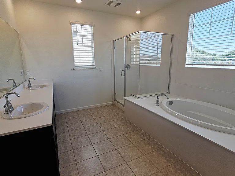 5444 Gallier Loop — Photo 38