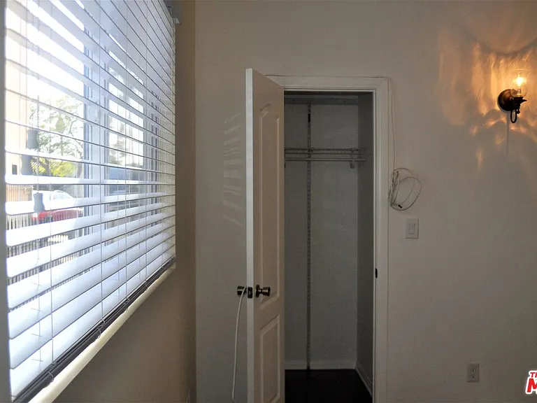 1818 1/2 S La Brea Ave — Photo 13