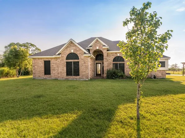 7501 Wetzel Rd, Dickinson, TX 77539