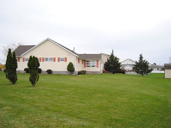 3rd image of 1 Hutton Cir