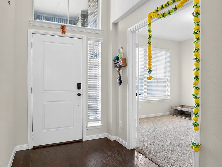 3912 Crater Cir — Photo 2