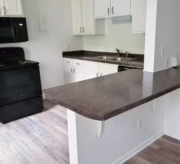 Hillsdale Apartments — Photo 7
