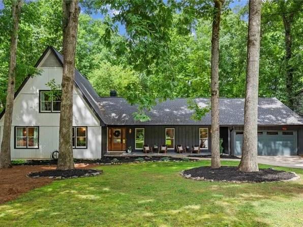 1930 Six Branches Dr, Roswell, GA 30076