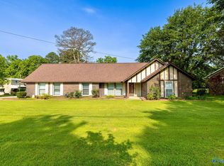 185 Flagstone Trl, Hamilton, AL 35570