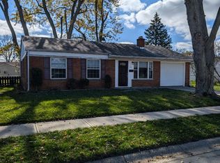 208 Brownstone Dr, Englewood, OH