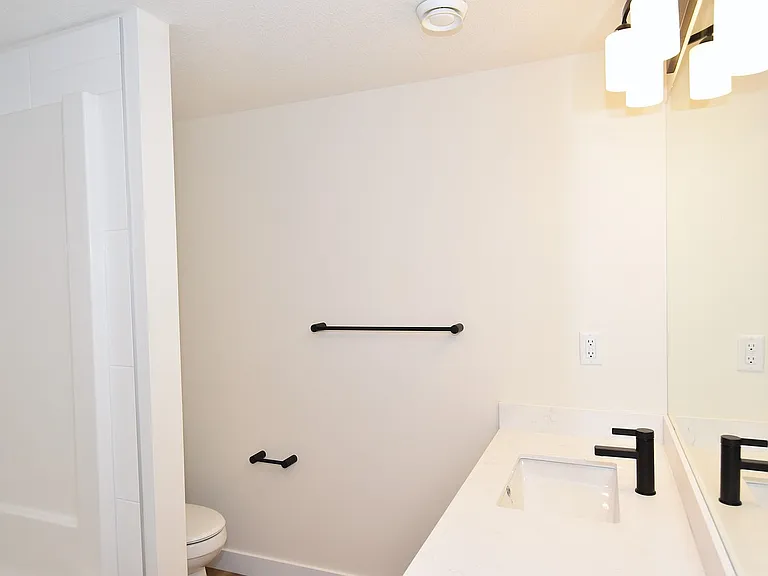 2133 5th Ave SW — Photo 52